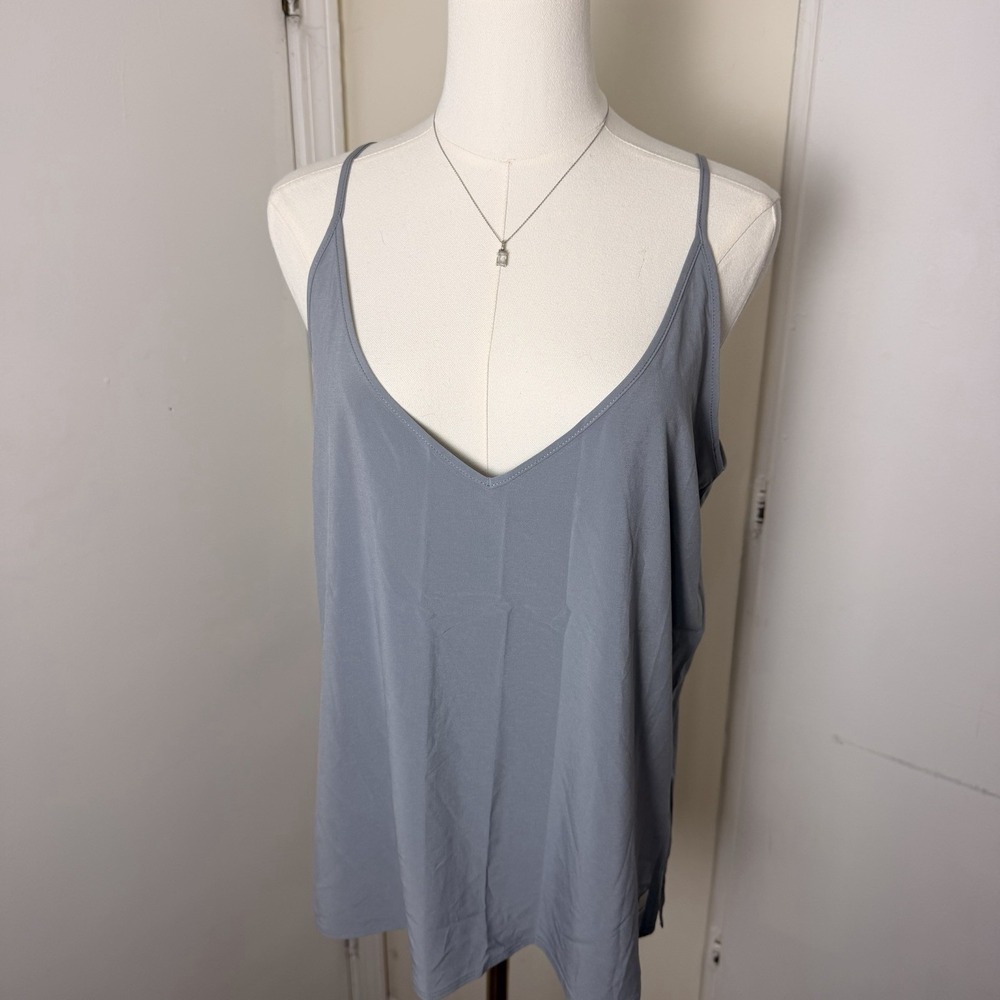 VUORI Villa Cami Lightweight Tank Women's Size M Blue/Gray